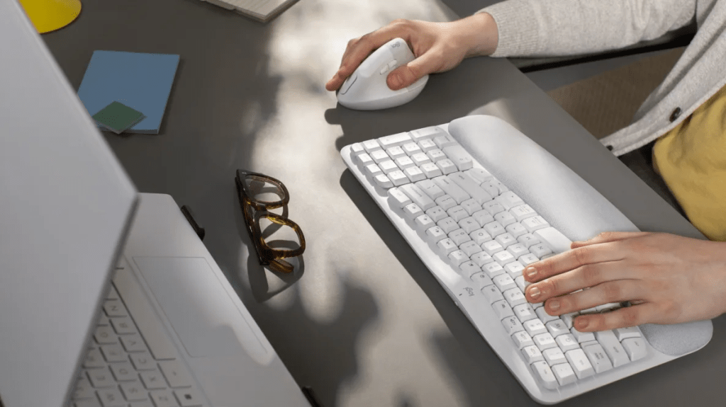 당신의 자세를 바꾸는 기술: 인체공학 키보드의&nbsp;힘